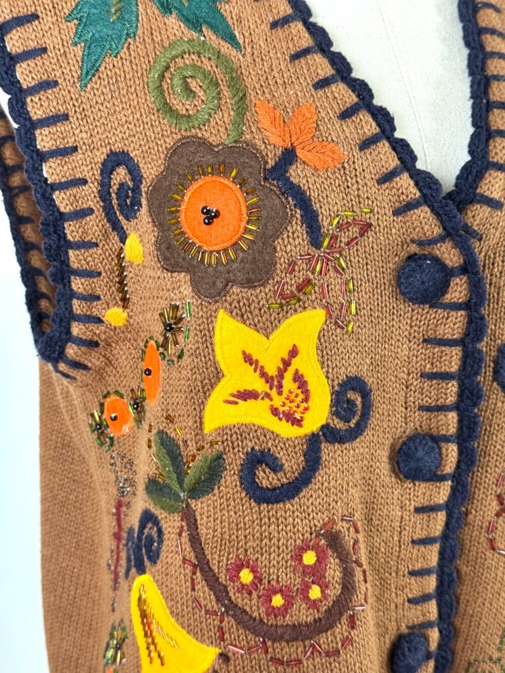 Vtg 90s Autumn Folk Floral Applique Knit Sweater Vest Fall Leaves Brown Orange - Picture 3 of 9